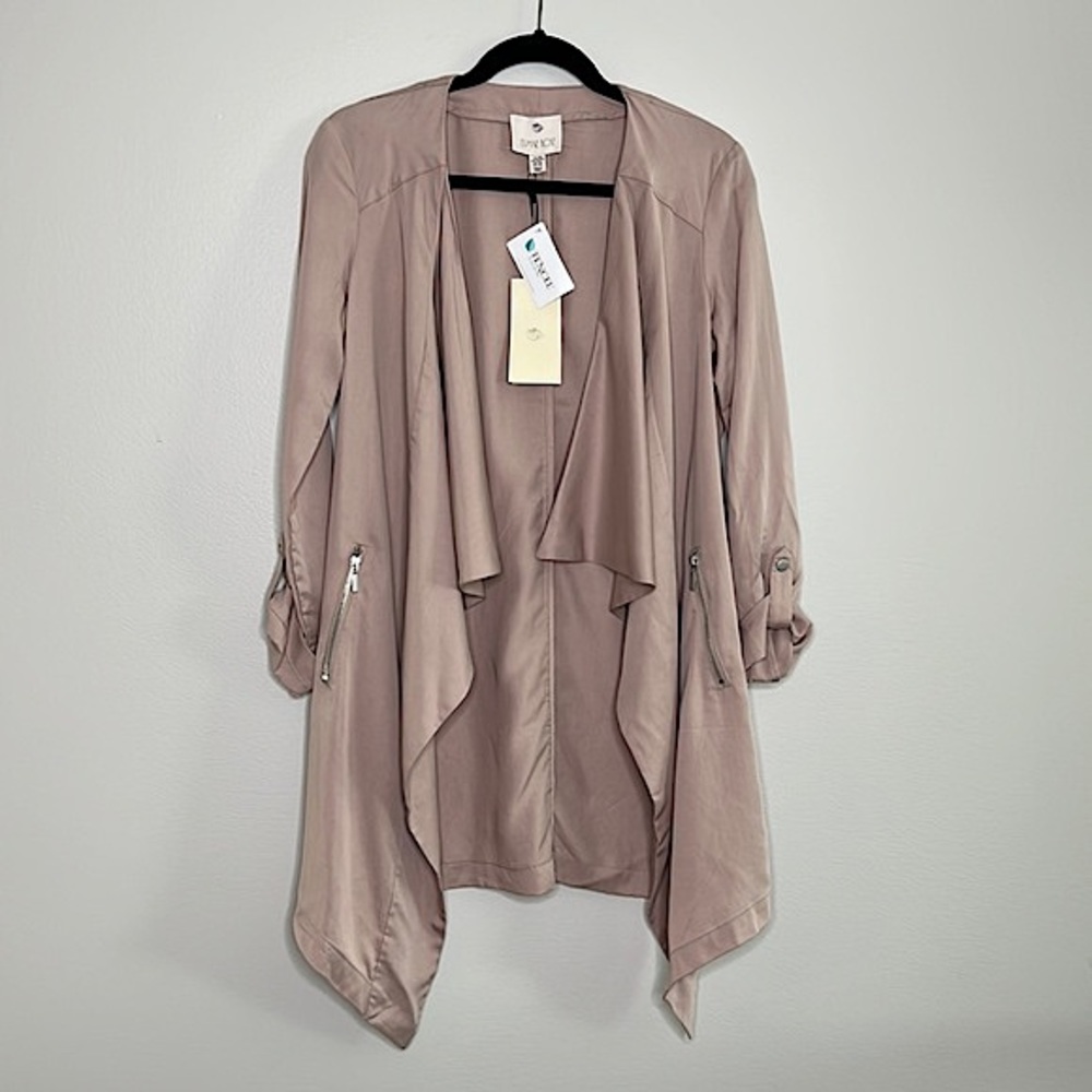 ELIANE ROSE long lightweight tab sleeve jacket in blush lightly used Small